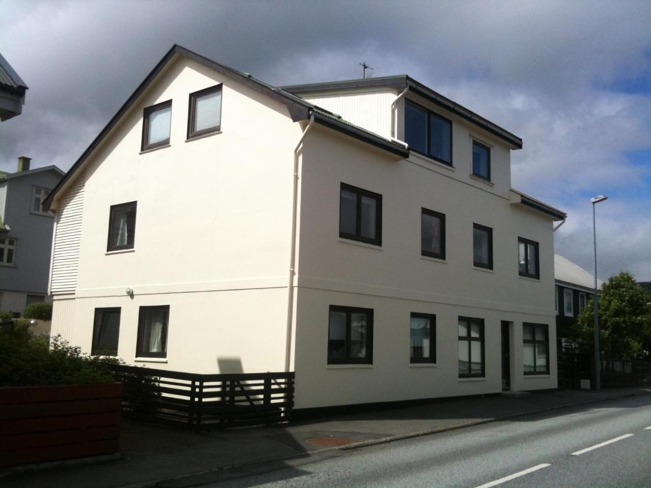 Cosy Apartment Near Beach, Marina & City Centre Torshavn Exterior photo
